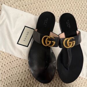Gucci Women's Black Sandals with Gold Logo